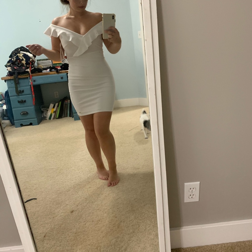 Guess White Off-Shoulder Formal Dress